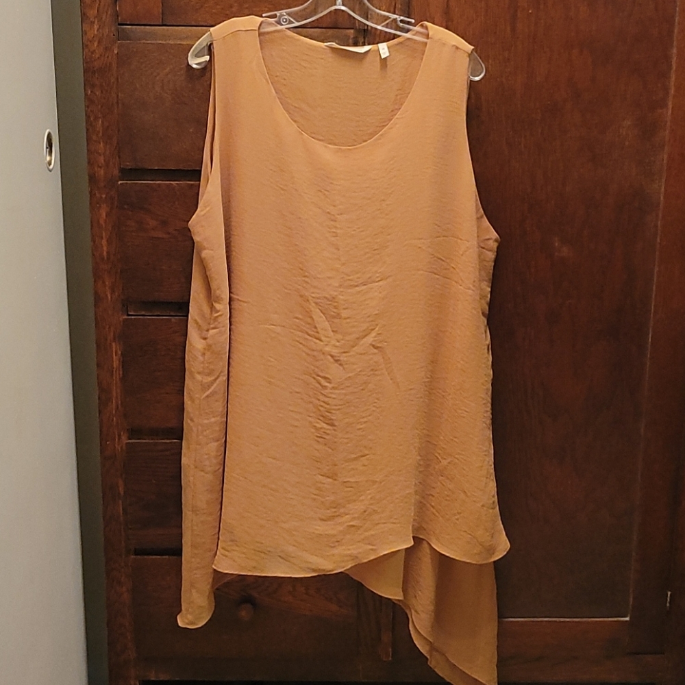 Flowy layered asymmetric tunic